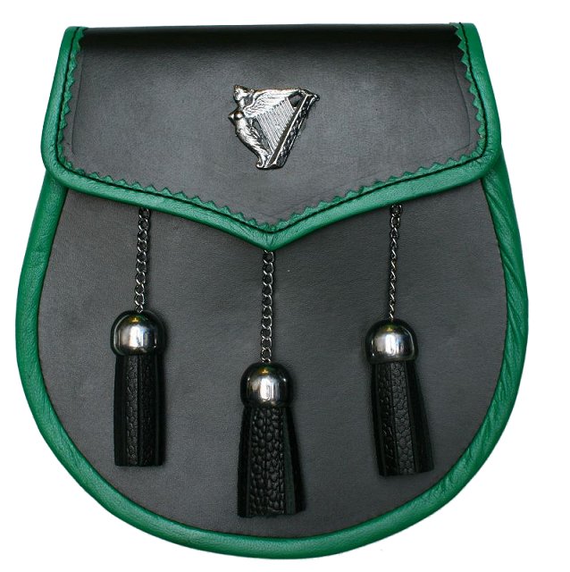 TTT-701. Metal Lady & Harp badge on the flap Edges bound in green leather     Opens and closes with a stud      3 matching black leather tassels on chains Free sporran chain belt